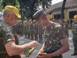 Militares promovidos à graduação de 3º Sargento e homenagem à 3° Sgt  Sandra de Souza Sá